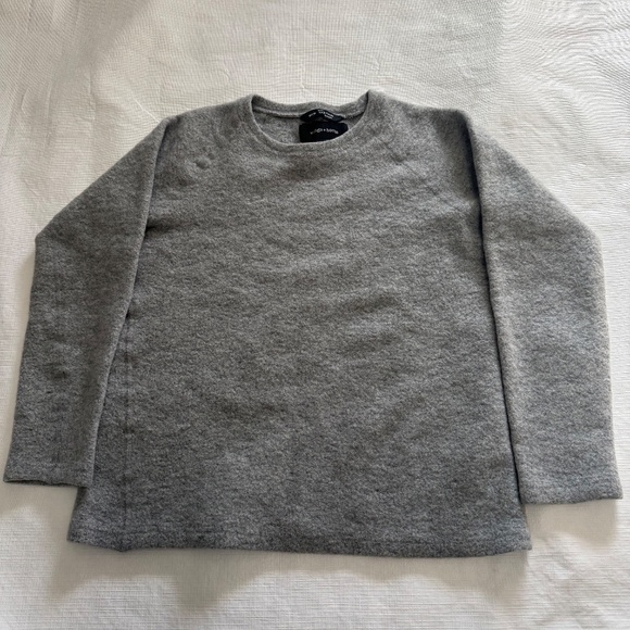 Wings + Horns Canada Light Gray Crew Neck Sweater Wool Bend SZ M - Picture 2 of 6
